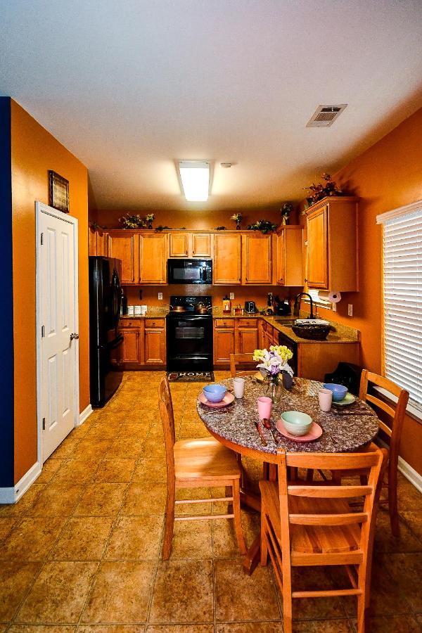 4 - Bed With Cali King Bed, 12 Mins To Dtwn *